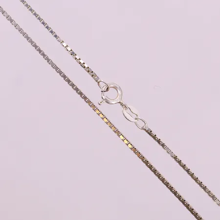 Kedja Venezia, längd 42cm, bredd 1,3mm, silver 925/1000.  Vikt: 3,8 g