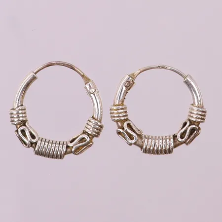 Ett par örhängen, creloer, Ø9mm, silver 925/1000.  Vikt: 1,5 g