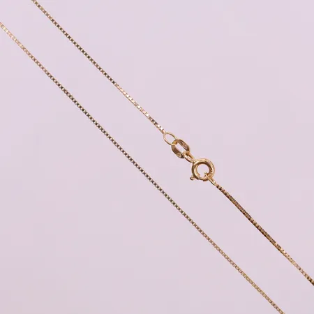 Kedja Venezia, ca 44,5cm, bredd 0,5mm. 18K Vikt: 2 g