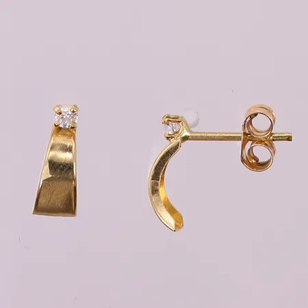 Örhängen med vita stenar, ca 10x4mm. 18K Vikt: 0,6 g