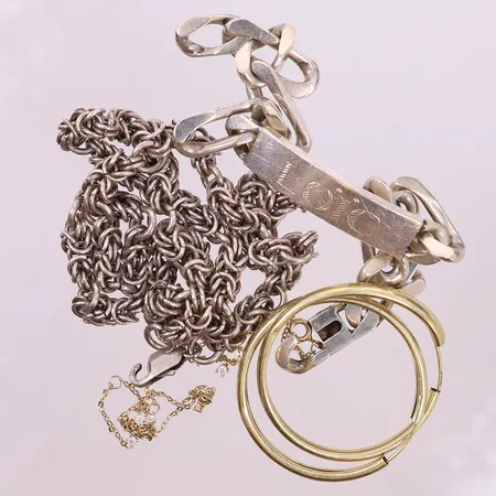 Silverskor, defekt, graverat. 925/1000 silver  Vikt: 97,6 g