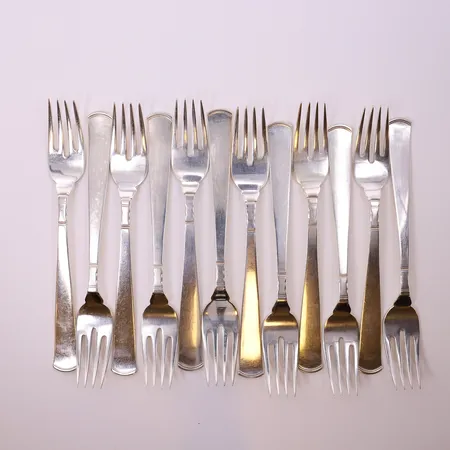 12 Bordsgafflar, modell Rosenholm, längd 18cm, GAB. 830/1000 silver Vikt: 492,1 g