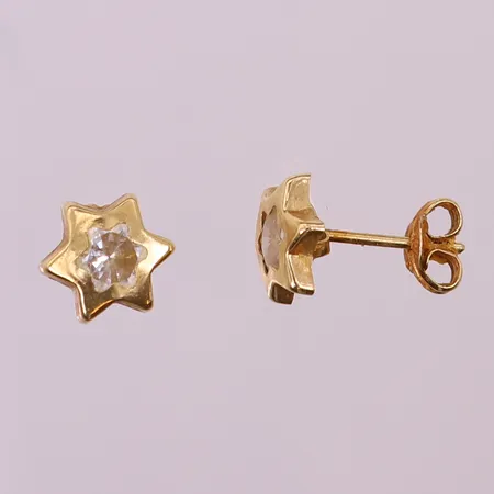 Ett par örhängen med vita stenar, Ø8mm, 18K.  Vikt: 1 g