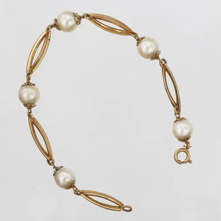 Armband med odlade pärlor, längd: 20,5 cm, bredd: 2 - 9 mm, 18K guld. Vikt: 11,6 g