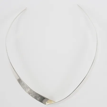 Collier, GHA, stelt, innermått ca: 12,5 x 15 cm, 925/1000 silver. Vikt: 30,1 g