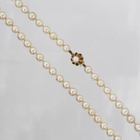 Pärlcollier med odlade saltvattenpärlor Akoya, längd: 43 cm, Ø ca 7 - 8 mm, lås i 18K guld. Vikt: 0 g