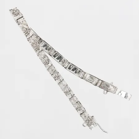 Armband, längd: 19 mm, bredd: 6 mm, säkerhetskedja saknas, 925/1000 silver. Vikt: 14,9 g