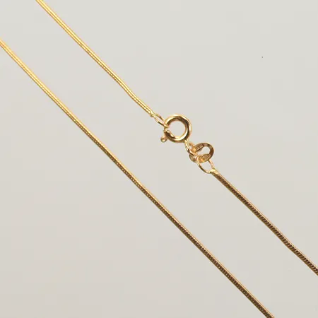 Halskedja, längd 42,5cm, bredd 1mm, skeva länkdelar, 18K Vikt: 5,2 g