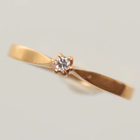 Ring med diamant 0,03ct enl gravyr, stl 17, bredd 1,5-3mm, 18K 1,6g  