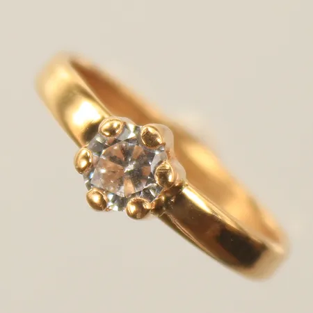Ring med vit sten, stl 16, 18K, 0,9g 