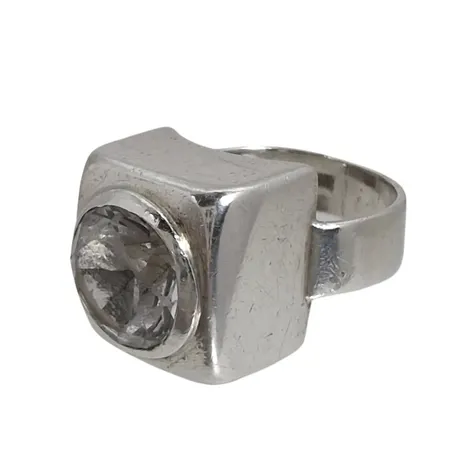 Retro Ring 1960-tal, silver 925/1000, Bergkristall, silversmed JOACHIM KLINTZ 1969, Ø15½ mm, bredd 5-13,5 mm, signatur Joachim i skrivstil, BJK, sten med slitage på de yttre fasetterna Vikt: 7,7 g