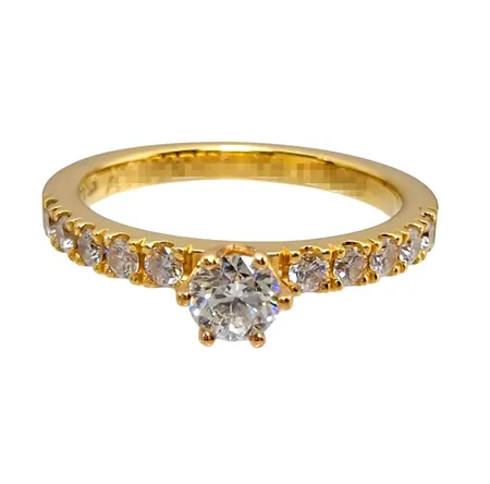 Diamantring, 18K guld, Diamanter 1 x 0,15ct + 10 x 0,02ct, JOCI AB (JC), Ø15½ mm, bredd 2-4 mm, fint skick, borttag av gravyr ingår Vikt: 2,9 g