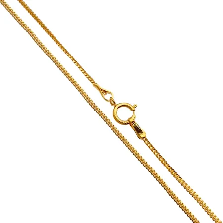 Halskedja, 21K guld, längd 44,5 cm, bredd 1 mm, fint skick, någon minimal ojämnhet Vikt: 2,4 g