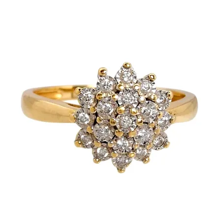 Diamantring, 18K guld, Diamanter 19 x 0,005ct, Guldfynd (GHA), Ø18,0 mm, bredd 2-11 mm, fint skick Vikt: 3,7 g