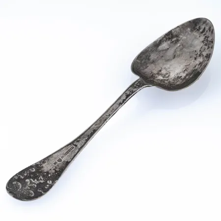 En matsked, modell Gammal Fransk i silver. Längd 194 mm. Vikt: 28,2g. Tillverkad 1856 av Carl Fredrik Nyman, Umeå.