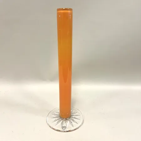 Glasvas Orrefors, Gerbera, design Anne Nilsson, höjd ca 34cm, signerad AN 4804-23 Skickas med paket.