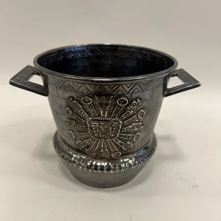 Ishink, höjd 13,5cm, Ø14cm, hänklar, smärre repor, Peru, silver,   Vikt: 457,5 g
