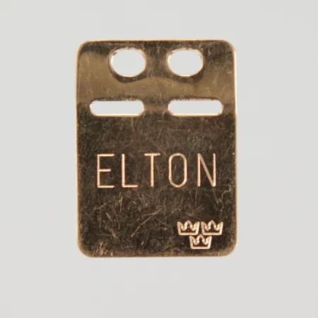 Hänge, graverad ID-bricka, ca 20x15mm, graverad, böjd, 18K Vikt: 1,6 g