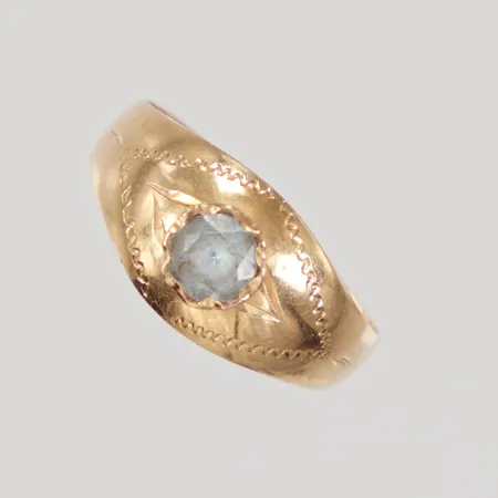 Ring med sten, stl 16¾, bredd 3,6-8,7mm, Stockholm 1964, 18K Vikt: 1,7 g