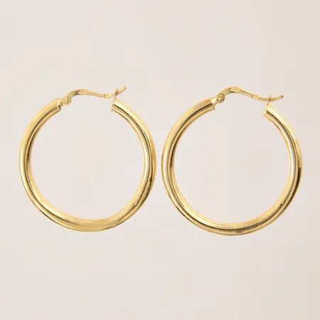 Ett par örhängen creoler, Ø32mm, bredd 3mm, buckliga, otydliga stämplar, 18K Vikt: 3,1 g