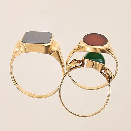 Diverse guldsmycken, skeva, stenar, 18K  Vikt: 12,7 g