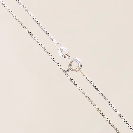Kedja Venezia,längd: 41,5cm, bredd: 0,9mm, vitguld, 18K  Vikt: 3 g