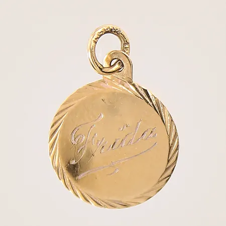 Hänge, gravyr, 16x12mm, 18K  Vikt: 0,7 g