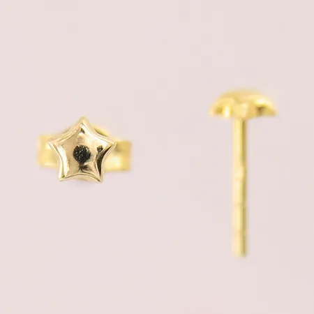 Ett par örhängen, stjärnor,  10x4mm, en snurrebuss saknas, 9K  Vikt: 0,3 g