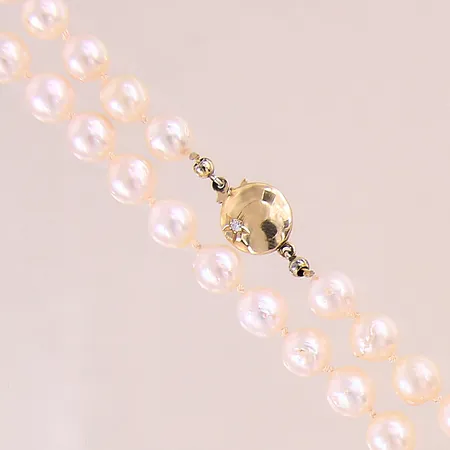 Pärlcollier med odlade saltvattenspärlor, Ø7-7,5mm, längd 50cm, lås 18K med diamant ca 0,02ct, certifikat från Bengt Hallberg, bruttovikt 31,9g Vikt: 0 g