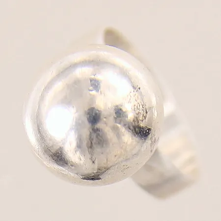 Ring, stl: 16¼, bredd: 3,8-12mm, något bucklig, silver 925/1000 Vikt: 3,1 g