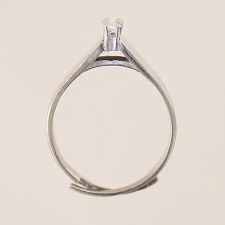 Ring, defekt, platina 900/1000 Vikt: 3,5 g
