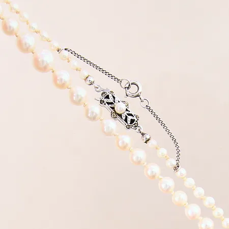 Pärlcollier doserad, odlade saltvattenspärlor, längd: 55cm, bredd: 3,1-7,2mm, lås i silver, 835/1000, bruttovikt: 15,3g Vikt: 15,3 g
