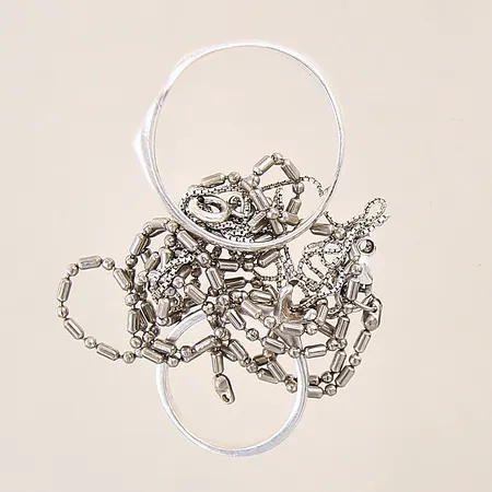 Diverse silversmycken, defekt, silver 830-925/1000 Vikt: 10 g