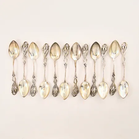 12 Teskedar, längd: ca 10cm, silver 830/1000 Vikt: 112,4 g