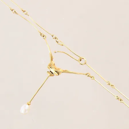 Collier med pärla, Lapponia, längd: 40cm, bredd: 0,6-5,7mm, 18K  Vikt: 3,7 g