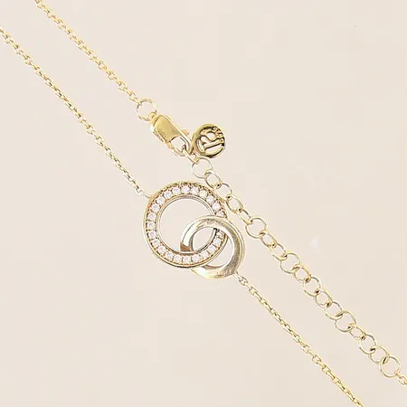 Collier med integrerat hänge och vita stenar, Sif Jakobs, längd: 44-48,5cm, bredd: 1,5-15,5mm, förgylld silver 925/1000 Vikt: 5,7 g