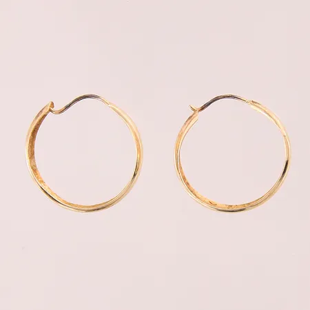Ett par örhängen, creoler, Ø16mm, skeva, 14K Vikt: 0,6 g