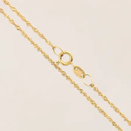 Kedja Singapore, längd: 38cm, bredd: 0,8mm, 18K  Vikt: 1,4 g