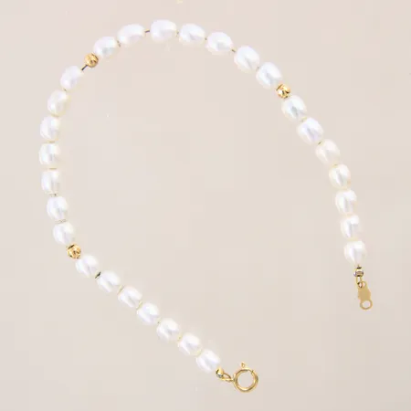 Armband med odlade pärlor, längd: 19cm, bredd: 2,9-4,5mm, GHA, 18K bruttovikt: 5,5g. 