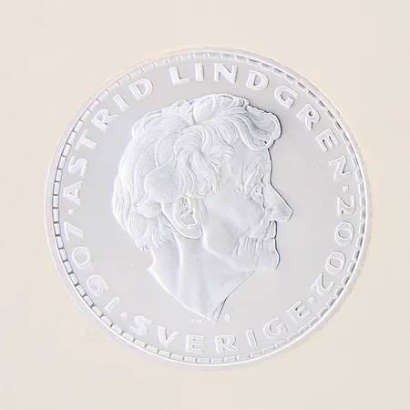 Mynt, Astrid Lindgren 1907-2002, Pippi Långstrump 1945, Ø38mm, plastfodral, silver 999/1000 Vikt: 26,4 g