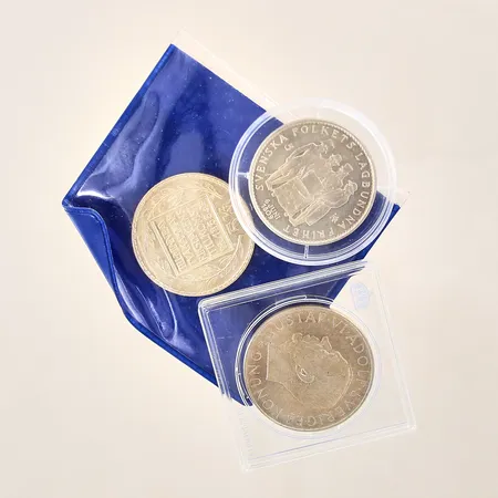 3 Mynt, olika sorter, etuier, silver 400/1000 Vikt: 58,7 g