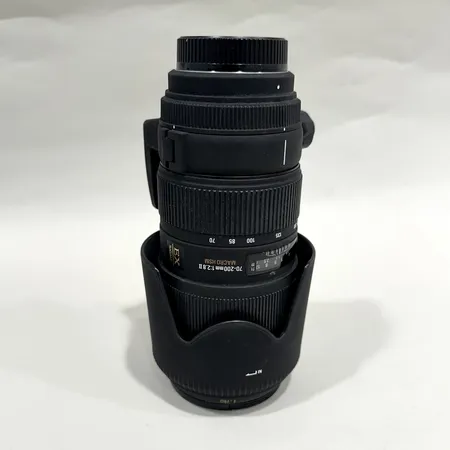 Obejktiv Sigma, 70-200mm 1:2:8 II, APO EX DG Macro HSM, serienummer: 1047486, anpassad för Nikon, Ø77, väska, manual, orginalkartong.  Skickas med postpaket.