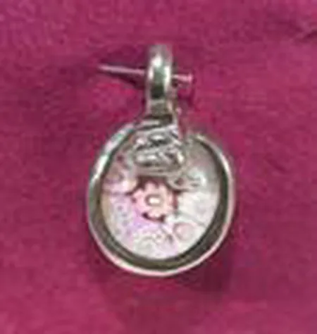 Handgjord hänge  /glas , längd  2,7 x 1,7 cm ,silver Vikt: 5,2 g