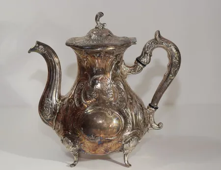 Vacker Rokoko silverkanna , Höjd ca19cm Bredd ca 20 cm , silver Vikt: 865 g