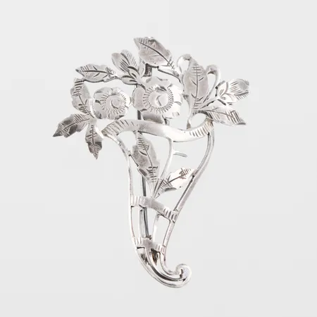Brosch "blomma", längd 5cm, silver 835/1000 Vikt: 4,4 g