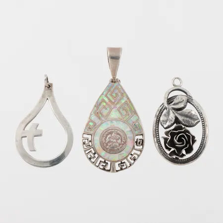 Hängen 3 st, höjd 35-47 mm, silver. Vikt: 13,8 g