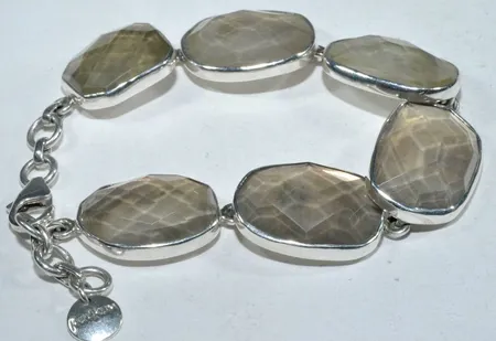 Armband med stenar , längd 19,5 cm ,breed 17 mm, silver 925/1000 Vikt: 36,9 g