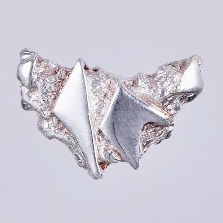 Hänge, längd: ca 1,5cm, bredd: ca 22mm, 925/1000 silver  Vikt: 2,2 g