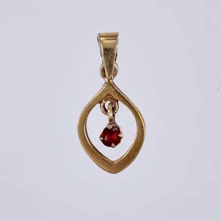 Hänge med granat, längd ca 19mm, bredd ca 2-8mm, förgyllt 835/1000 silver Vikt: 0,5 g