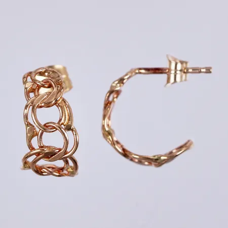 Ett par örhängen bismarck doserad, längd: ca 1cm, bredd: ca 4-7mm, 18K Vikt: 1,5 g